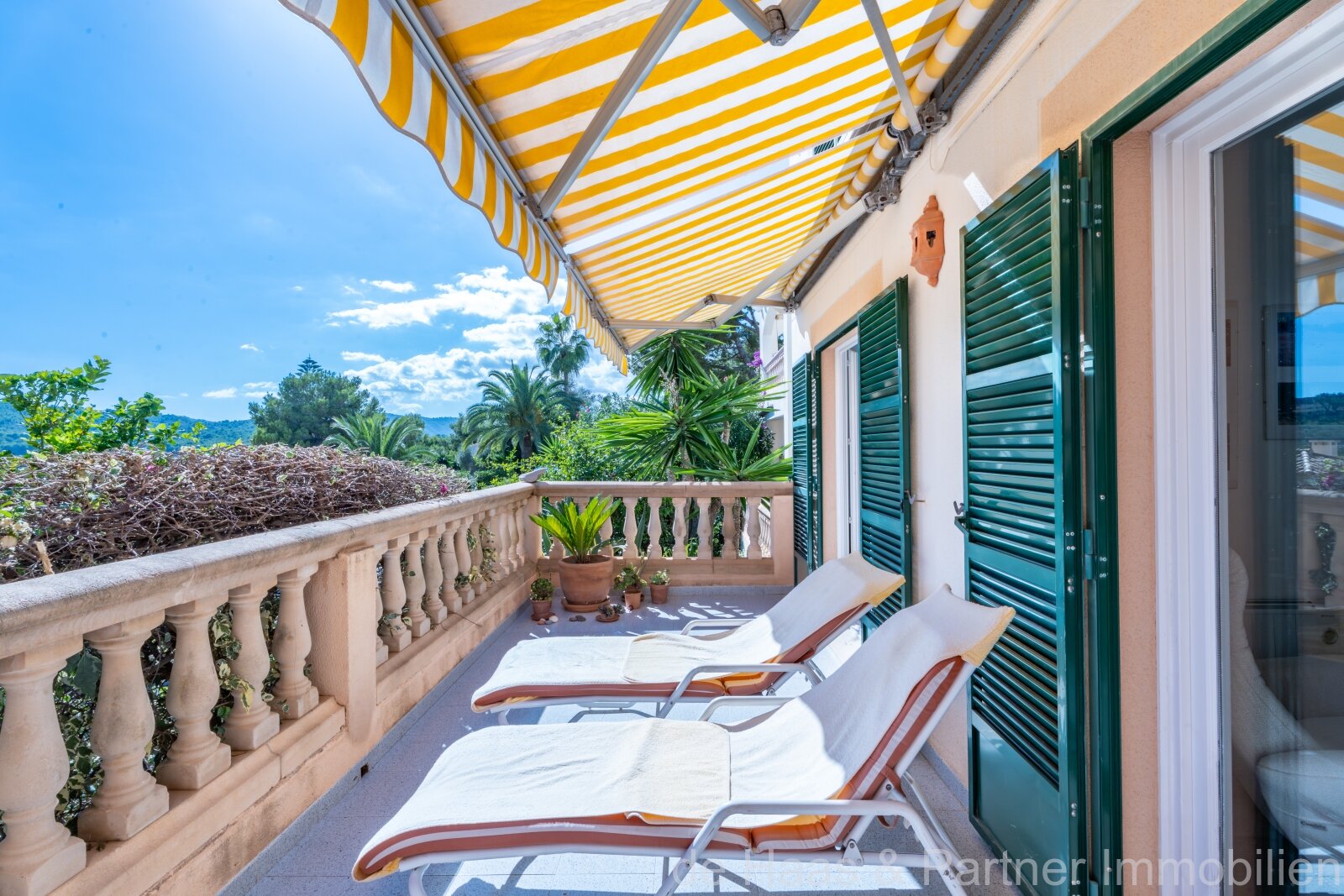 Schönes Apartment mit Meerblick und kleinem Garten