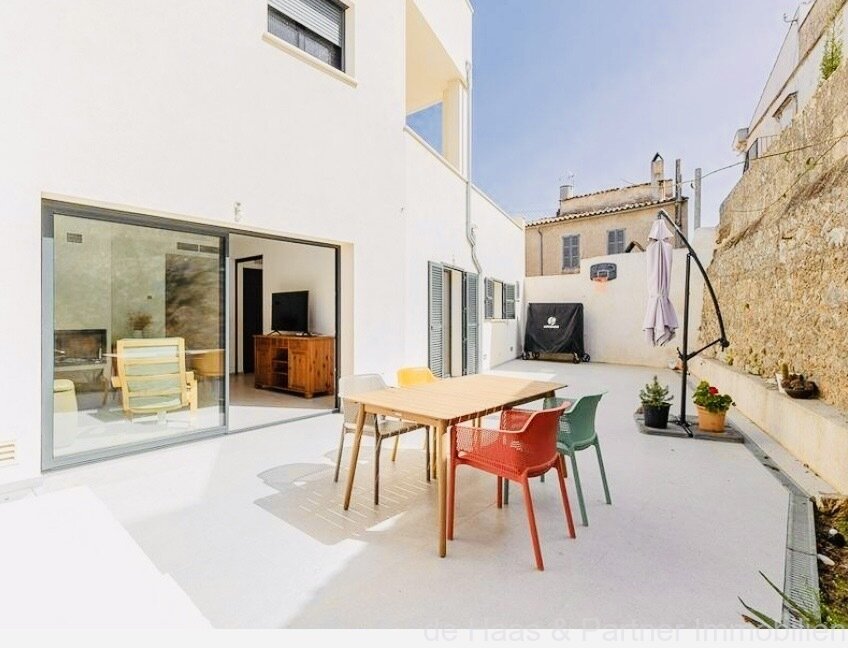 Artà: Charmantes Stadthaus mit großem Patio, Terrasse und Garage  