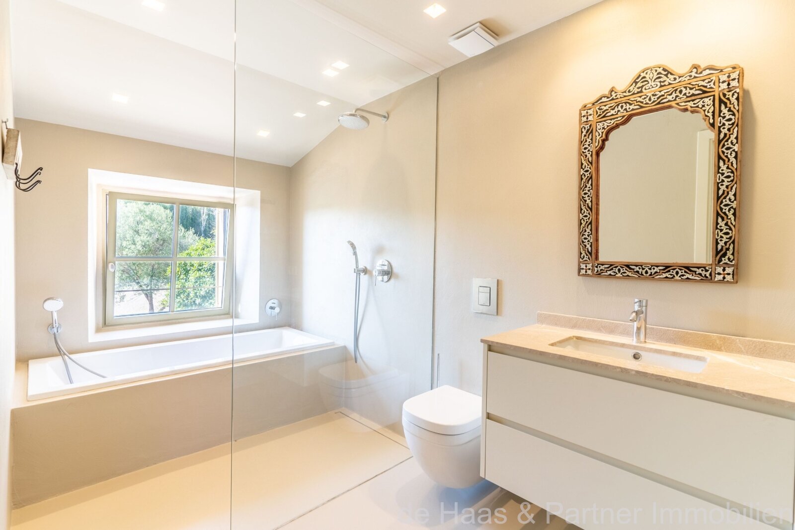 Moderne Finca mit Pool und traumhaftem Meerblick