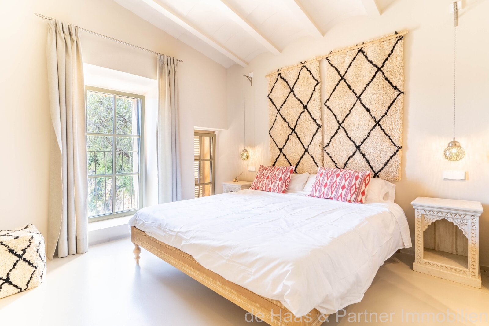 Moderne Finca mit Pool und traumhaftem Meerblick