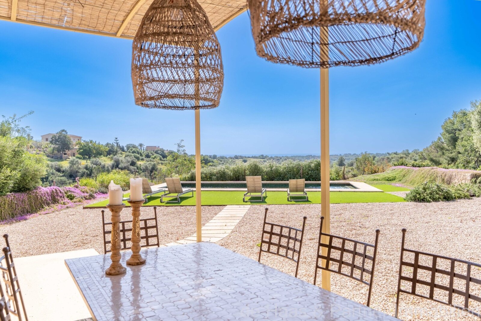 Moderne Finca mit Pool und traumhaftem Meerblick