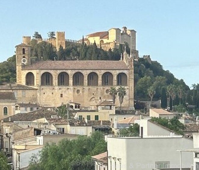 Wunderschön sanierte Duplex Wohnung mit Blick auf das Kloster 