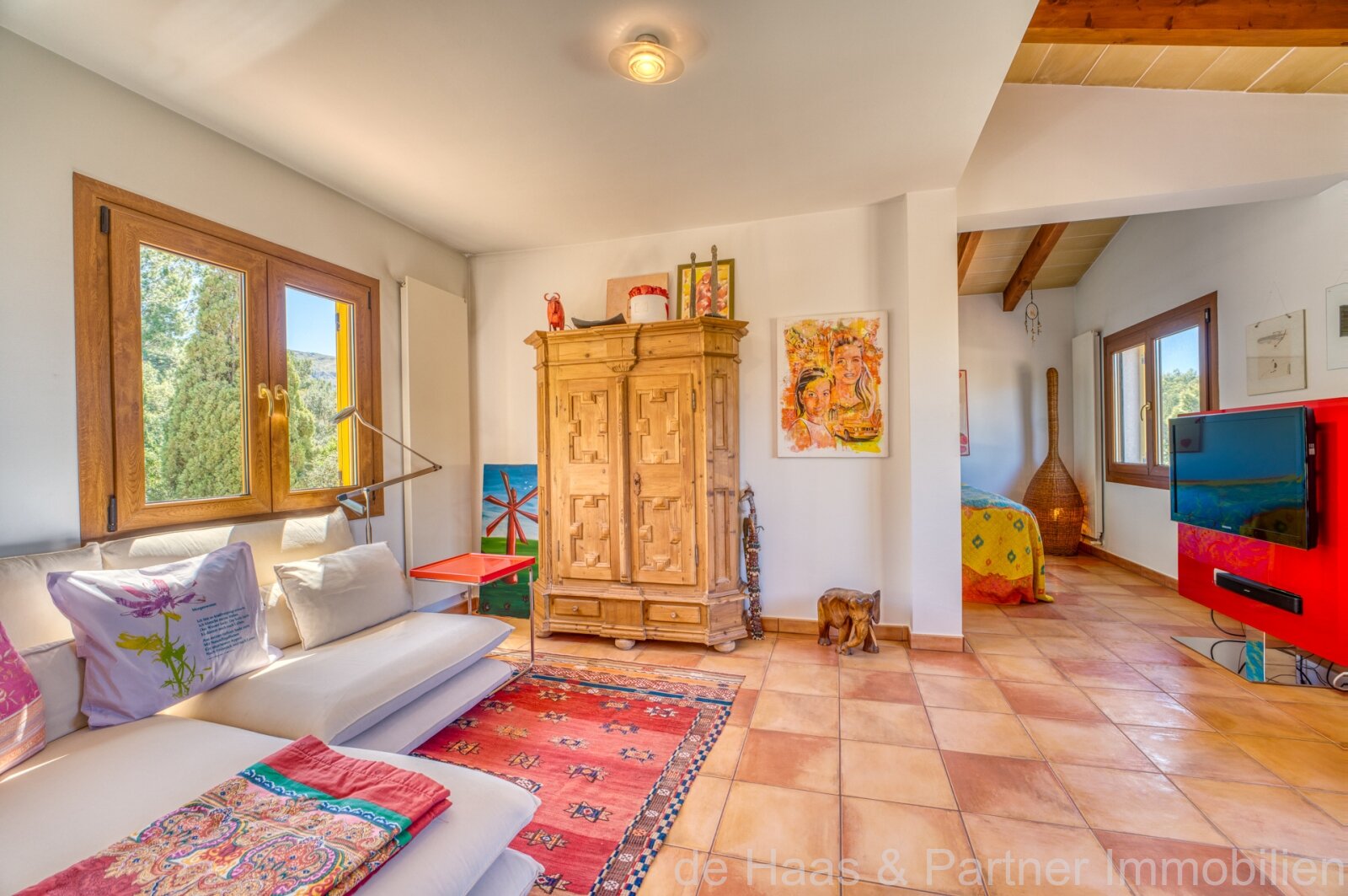 Chalet mit großem Pool und nur 100m vom Meer