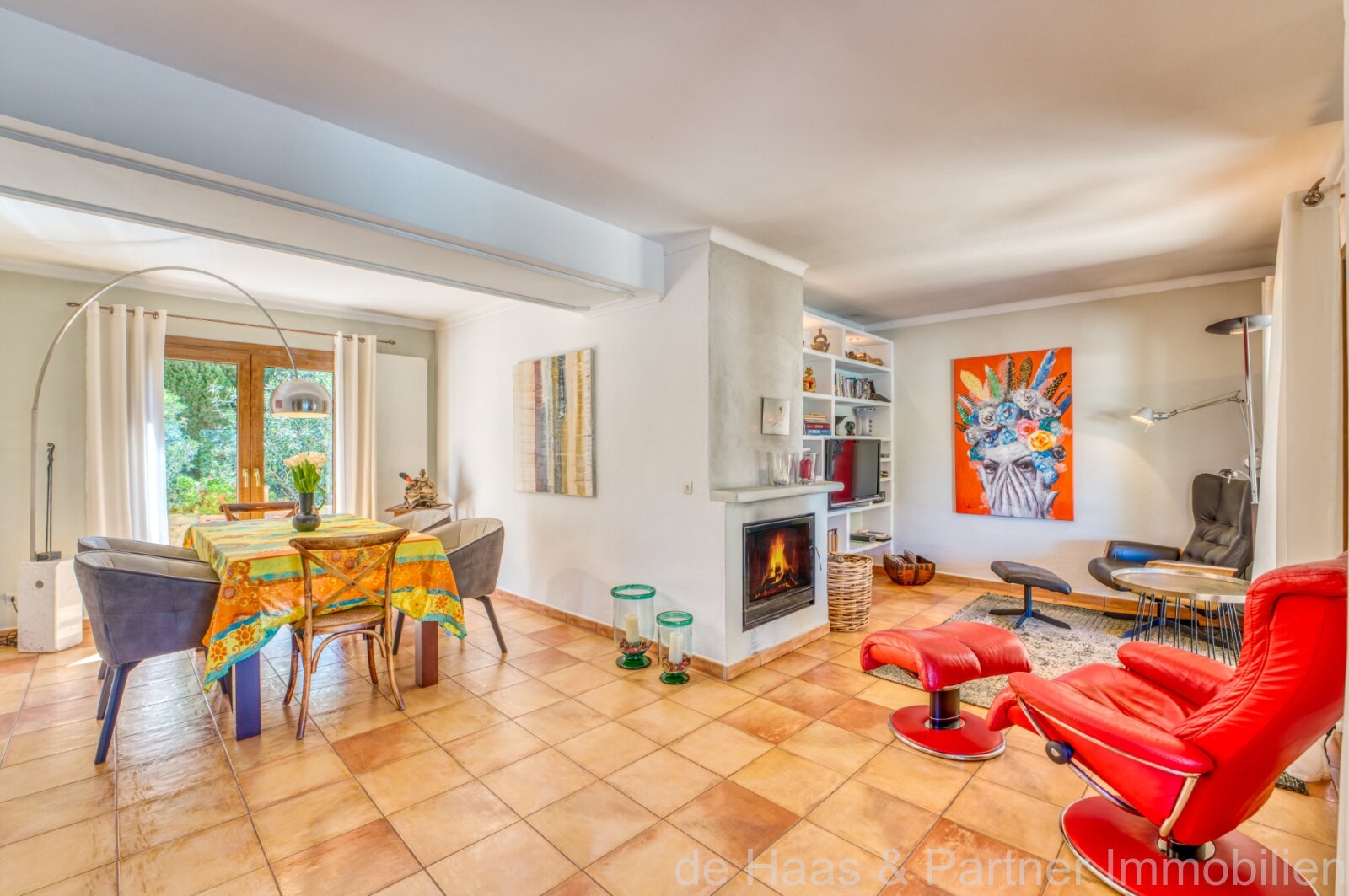 Chalet mit großem Pool und nur 100m vom Meer