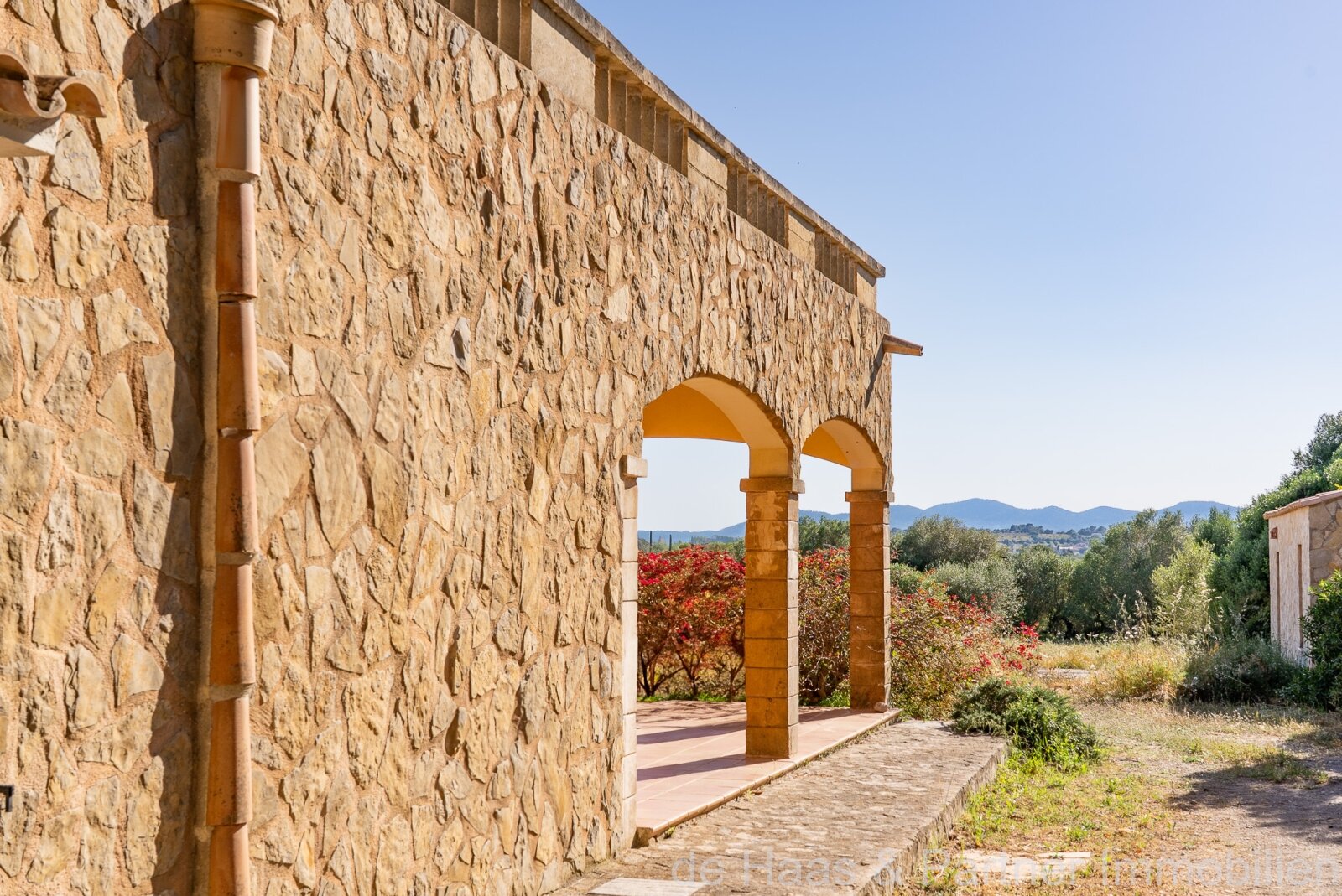 Große mallorquinische Familienfinca mit Fernmeerblick, viel Garten, Zitronenbäumen und einer kleinen Casita 