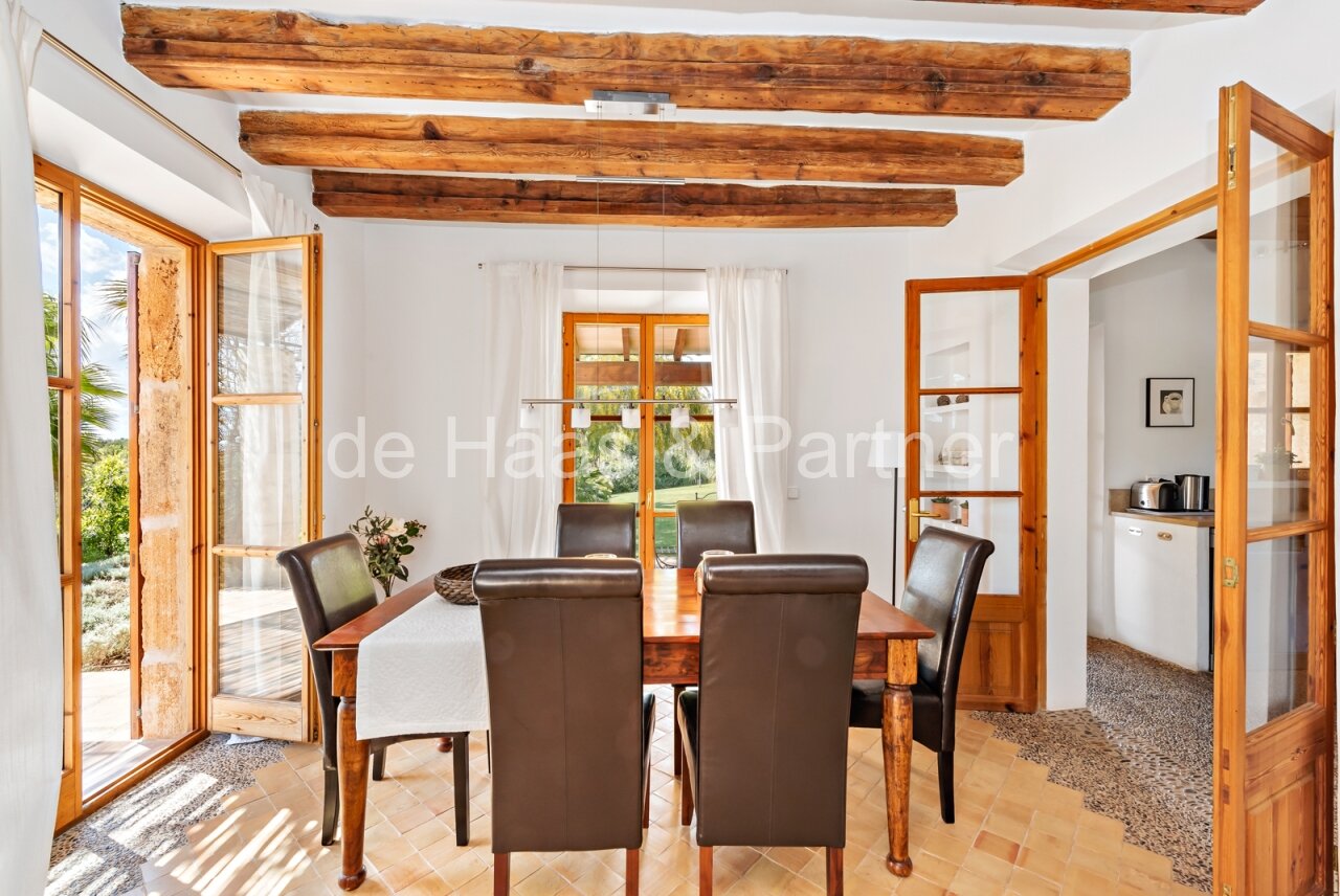 Exzellente Naturstein-Finca mit mediterranem Garten und Vermietlizenz