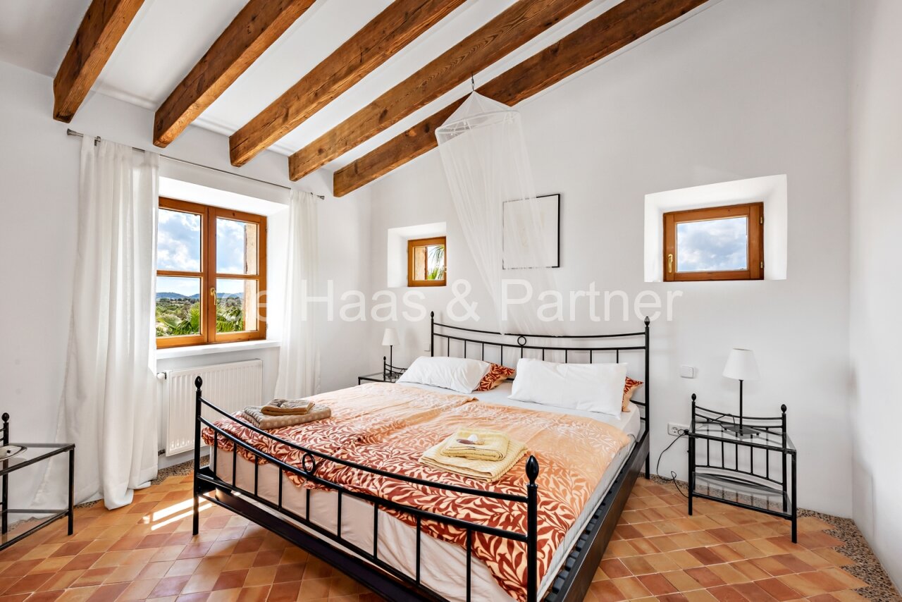 Exzellente Naturstein-Finca mit mediterranem Garten und Vermietlizenz