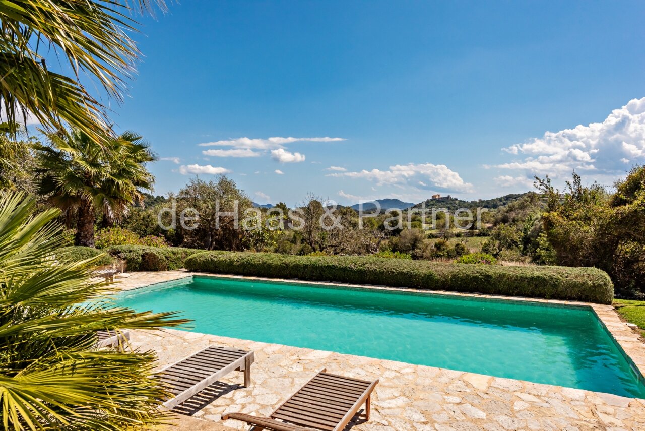 Exzellente Naturstein-Finca mit mediterranem Garten und Vermietlizenz