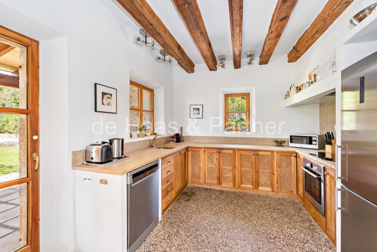 Exzellente Naturstein-Finca mit mediterranem Garten und Vermietlizenz