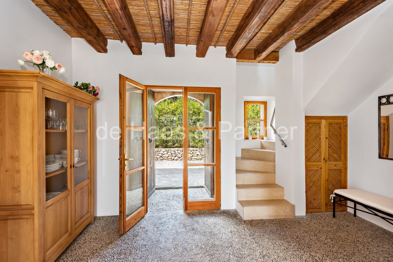 Exzellente Naturstein-Finca mit mediterranem Garten und Vermietlizenz