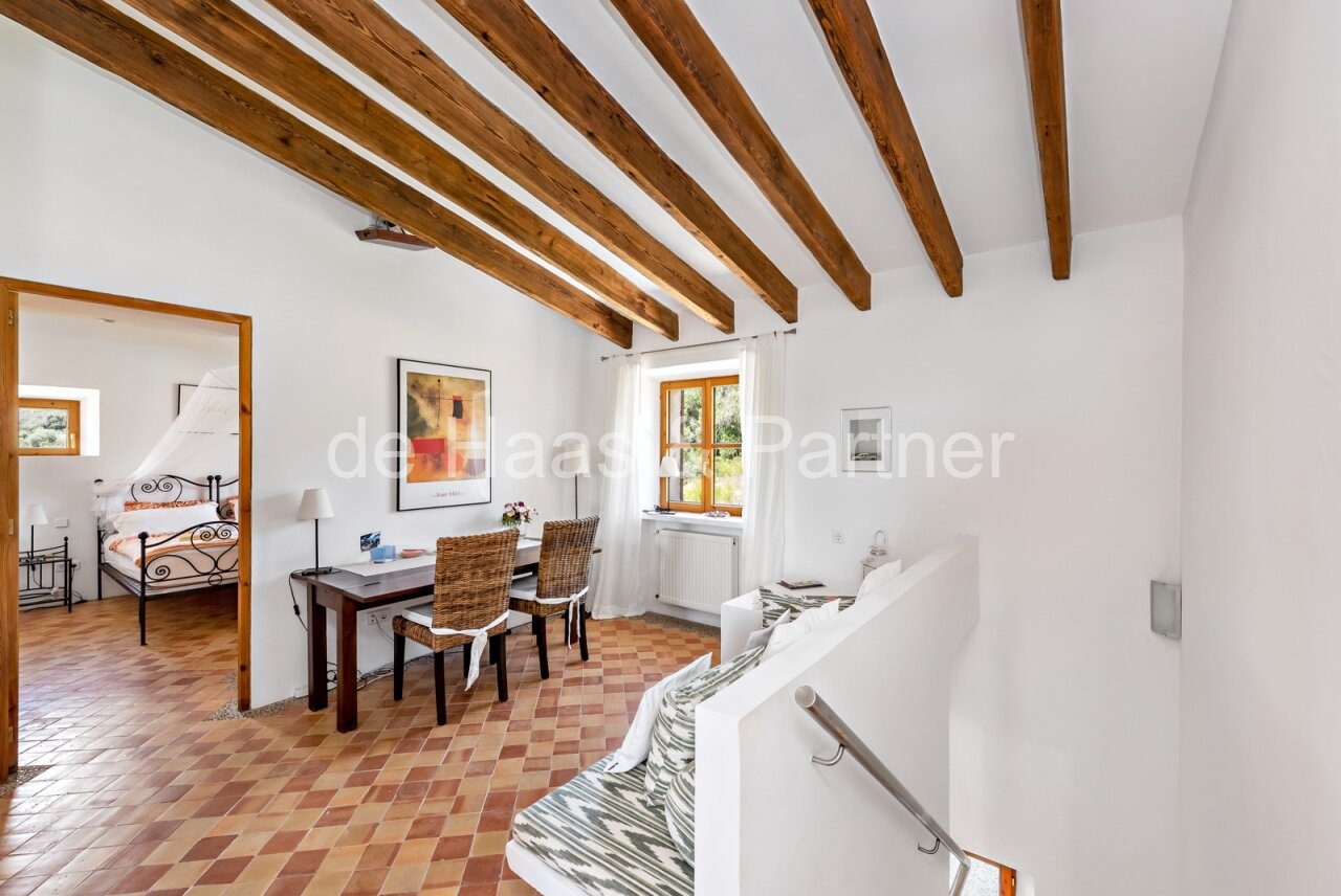 Exzellente Naturstein-Finca mit mediterranem Garten und Vermietlizenz