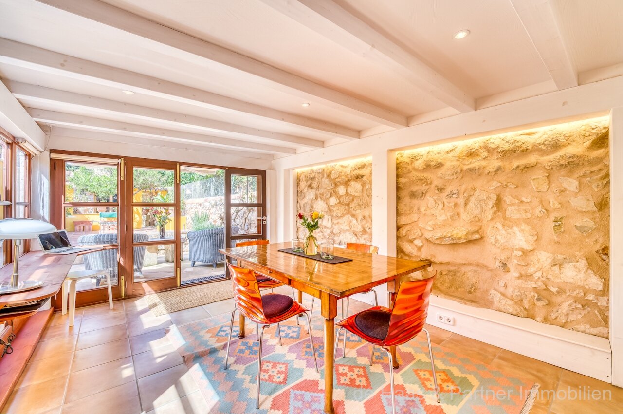 Individuelles Stadthaus mit exzellenter Ausstattung und schönem Patio