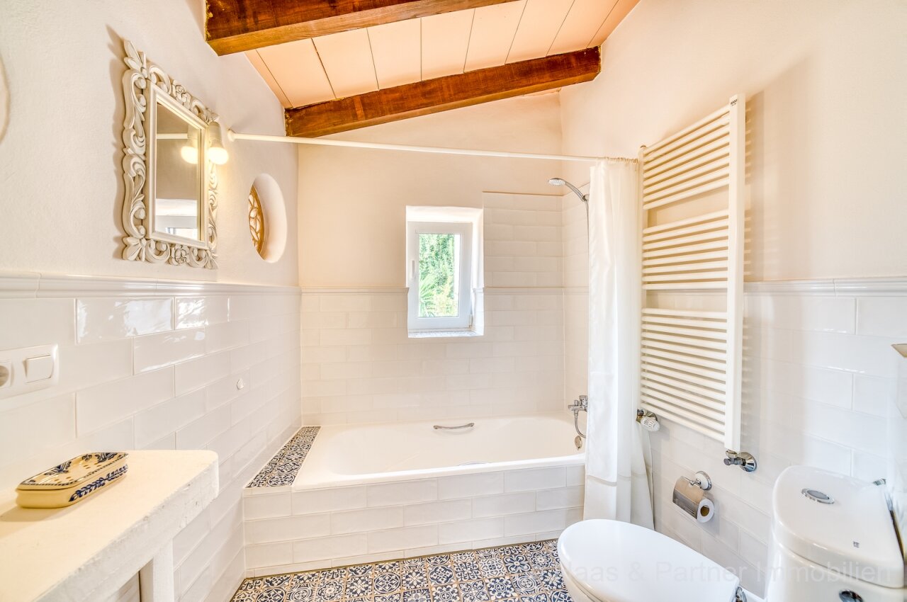 Individuelles Stadthaus mit exzellenter Ausstattung und schönem Patio