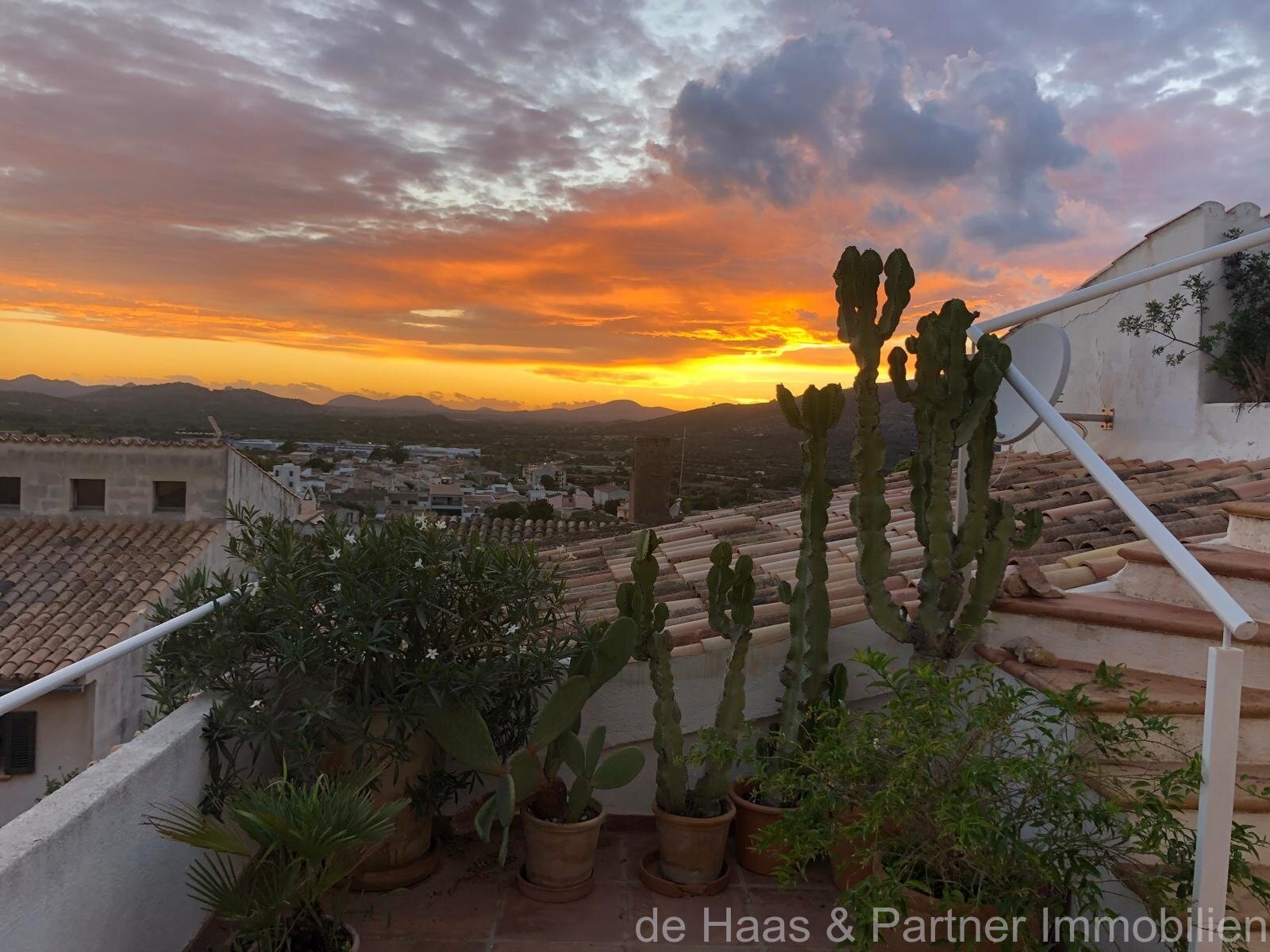 Charming townhouse below Capdepera Castle with numerous terraces and stunning views of the countryside