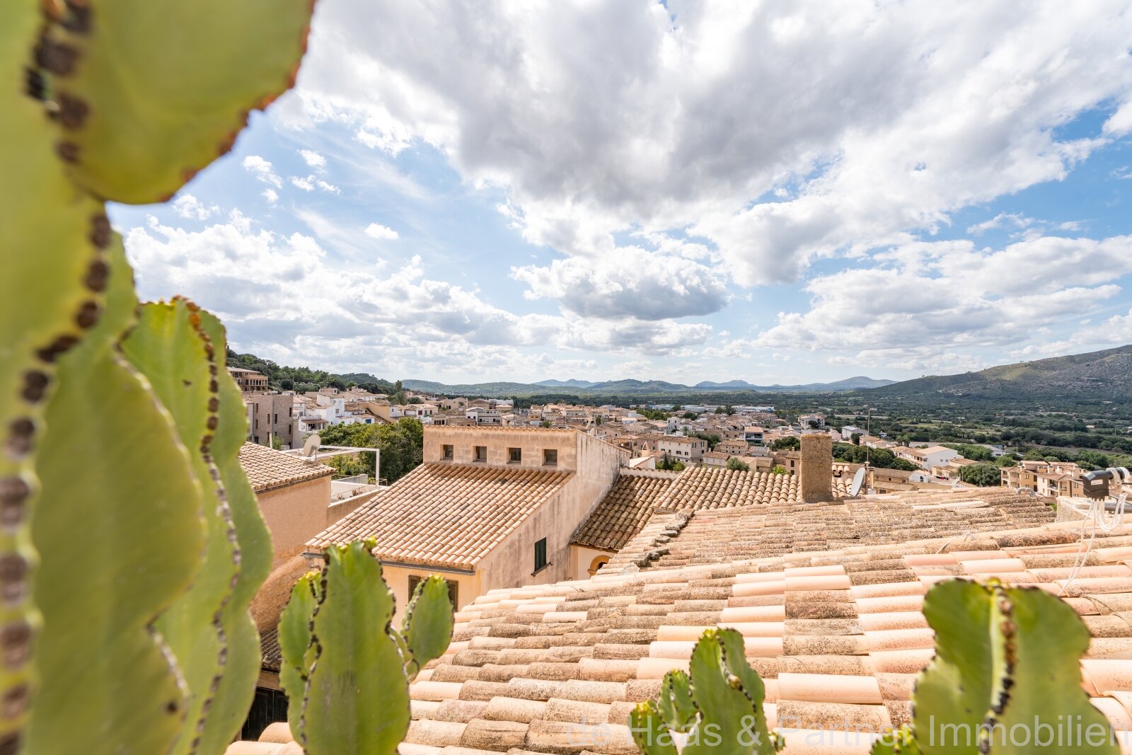 Charming townhouse below Capdepera Castle with numerous terraces and stunning views of the countryside
