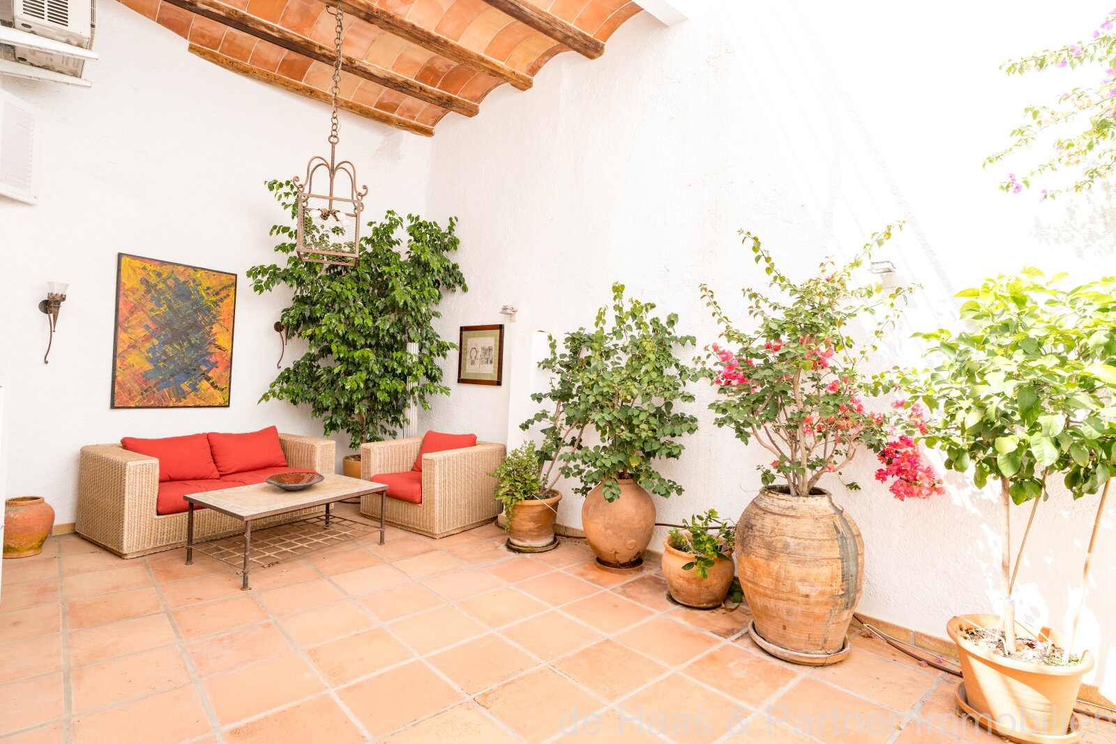 Charming townhouse below Capdepera Castle with numerous terraces and stunning views of the countryside