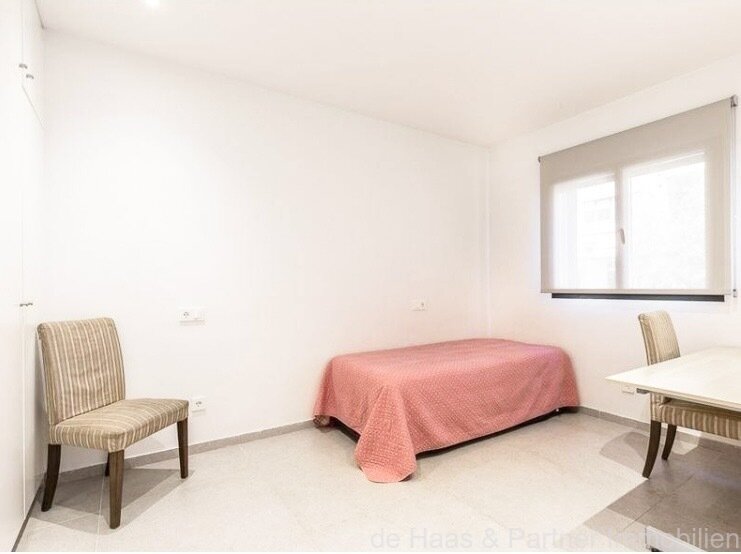 Charming townhouse with large patio, terrace and garage