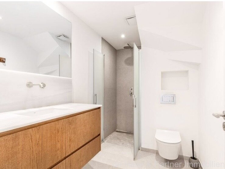 Charming townhouse with large patio, terrace and garage