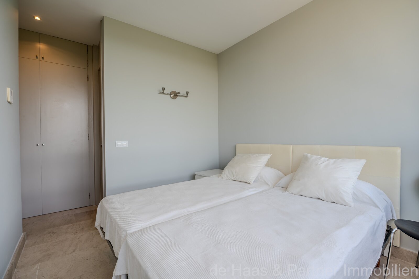 Exclusive penthouse with two large terraces and fantastic sea views