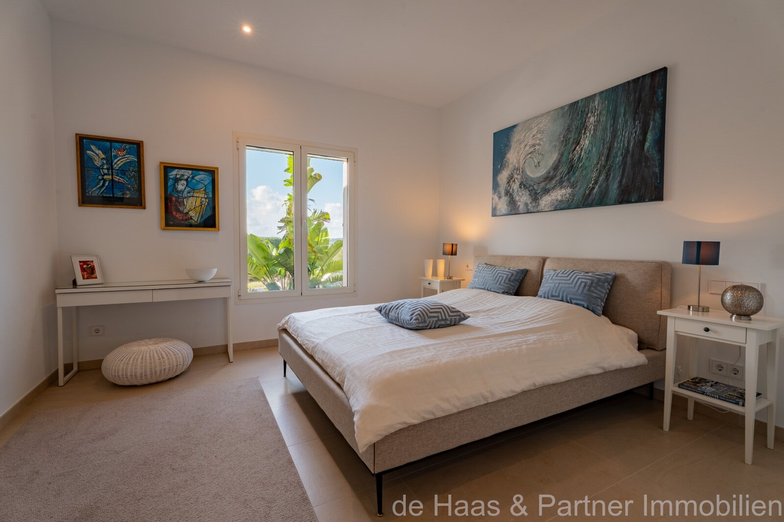 High-quality luxury finca with stunning views of the countryside, many extras and a rental license