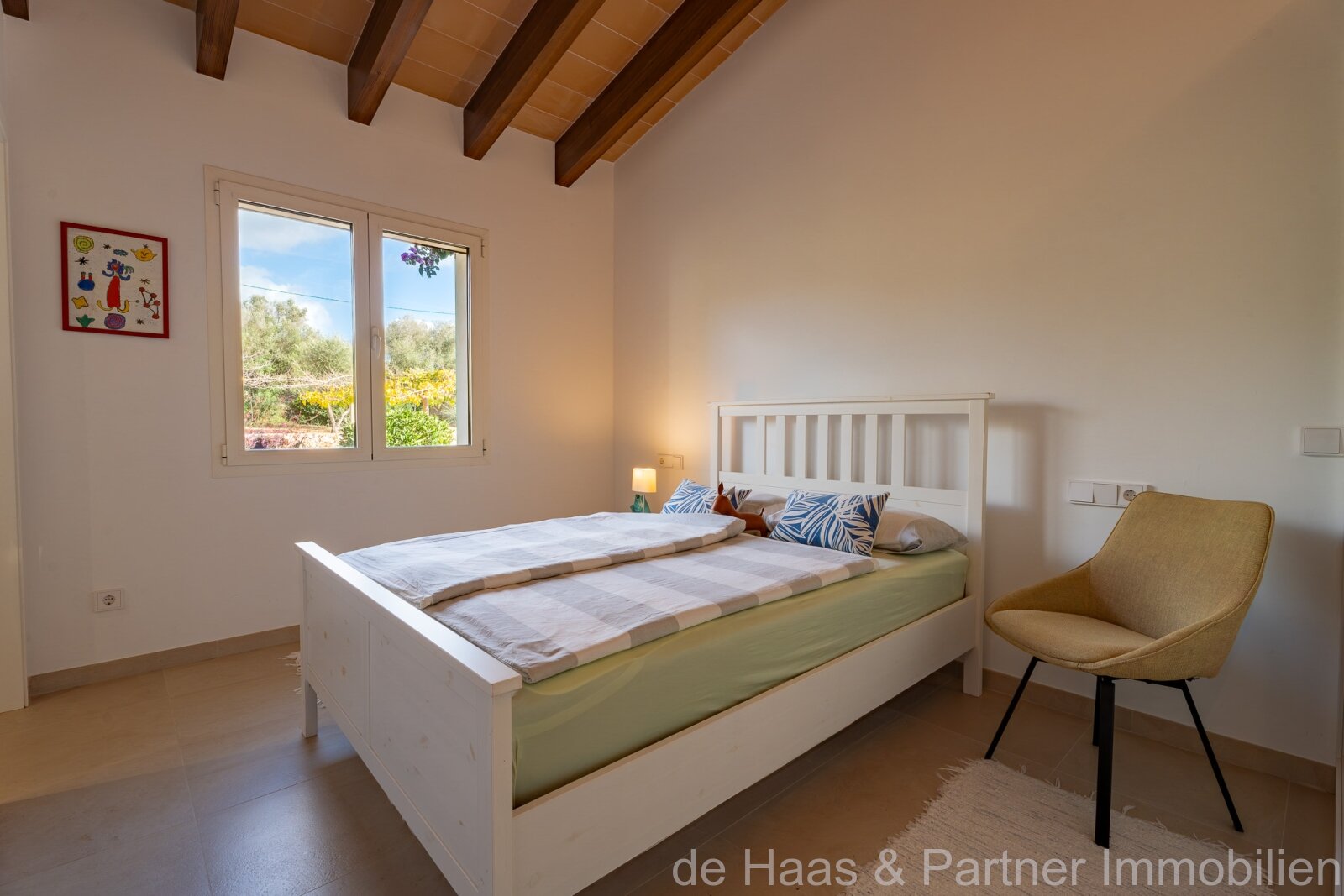 High-quality luxury finca with stunning views of the countryside, many extras and a rental license