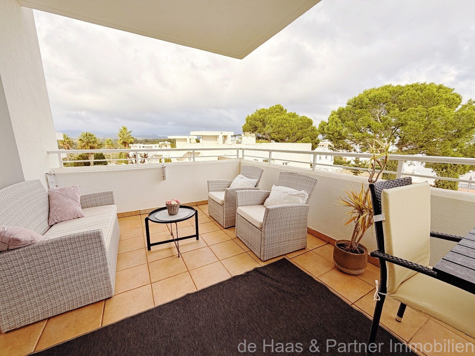 Modern flat near a beautiful marina