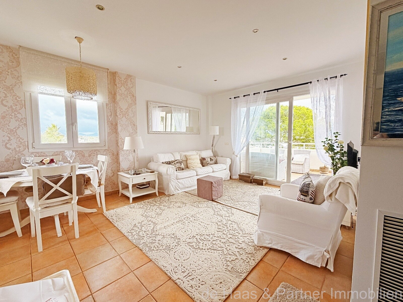 Modern flat near a beautiful marina