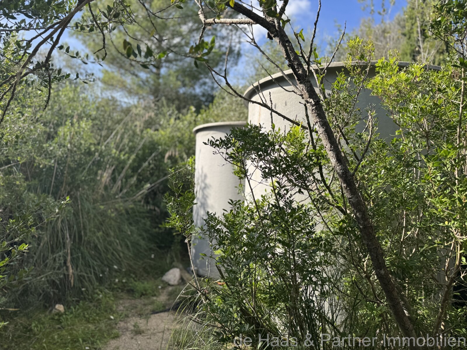 Very attractive recreational land near Arta with many possible uses