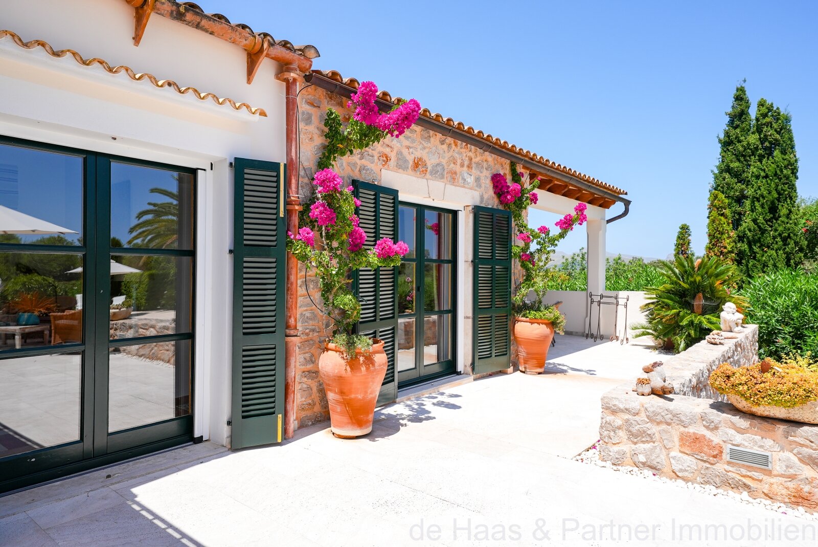 Beautiful Finca in a very good location and with a great outdoor area