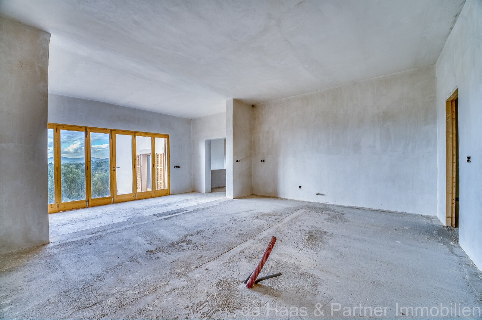 Charming finca with a lovely atmosphere and fantastic views stretching all the way to the sea 