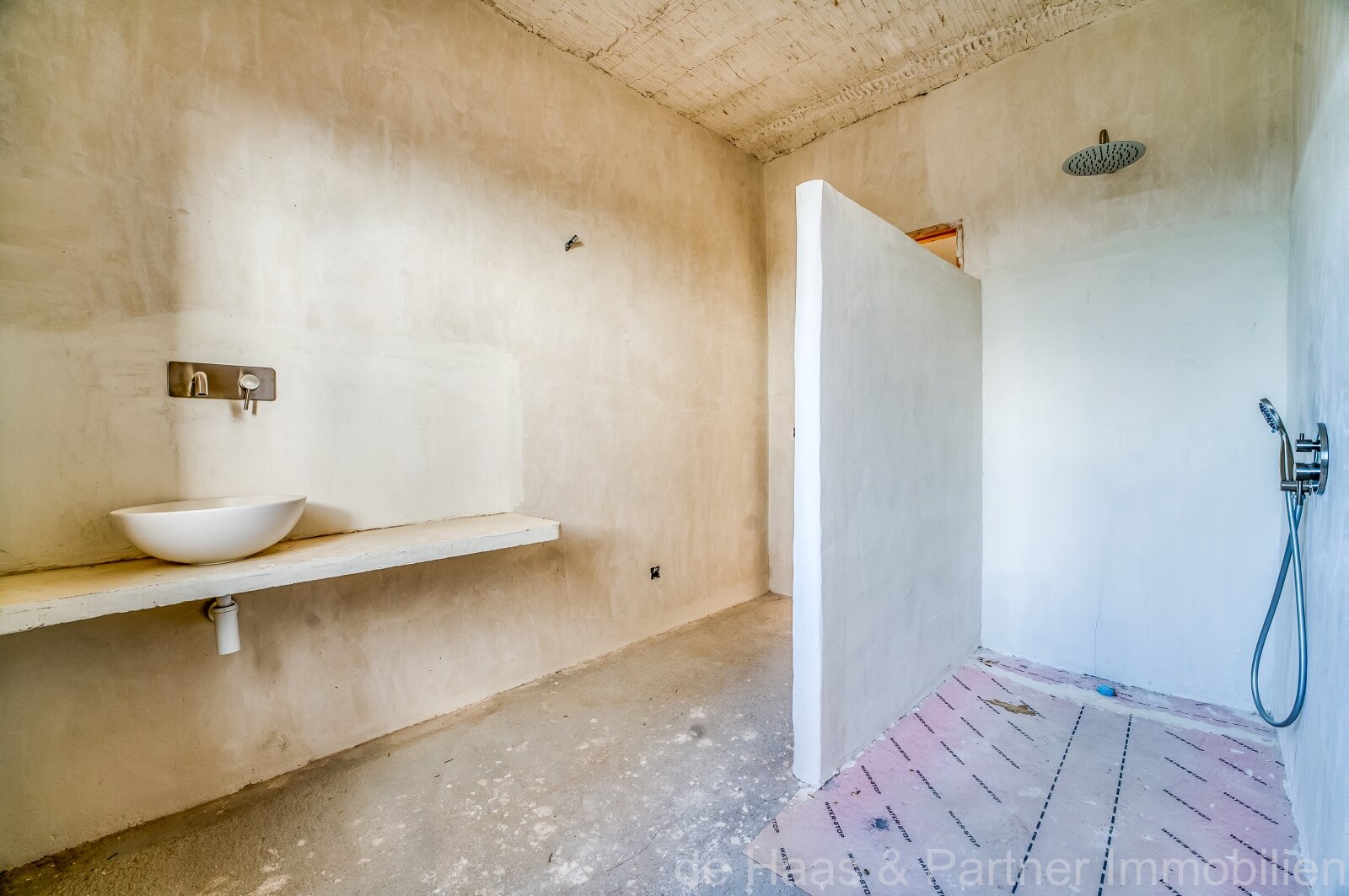 Charming finca with a lovely atmosphere and fantastic views stretching all the way to the sea 