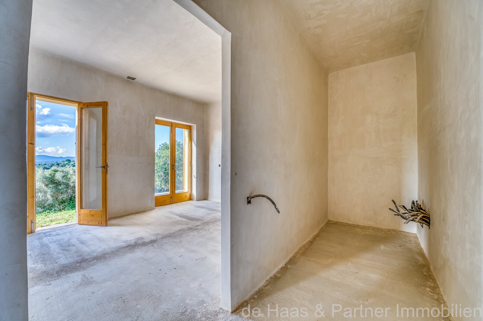 Charming finca with a lovely atmosphere and fantastic views stretching all the way to the sea 