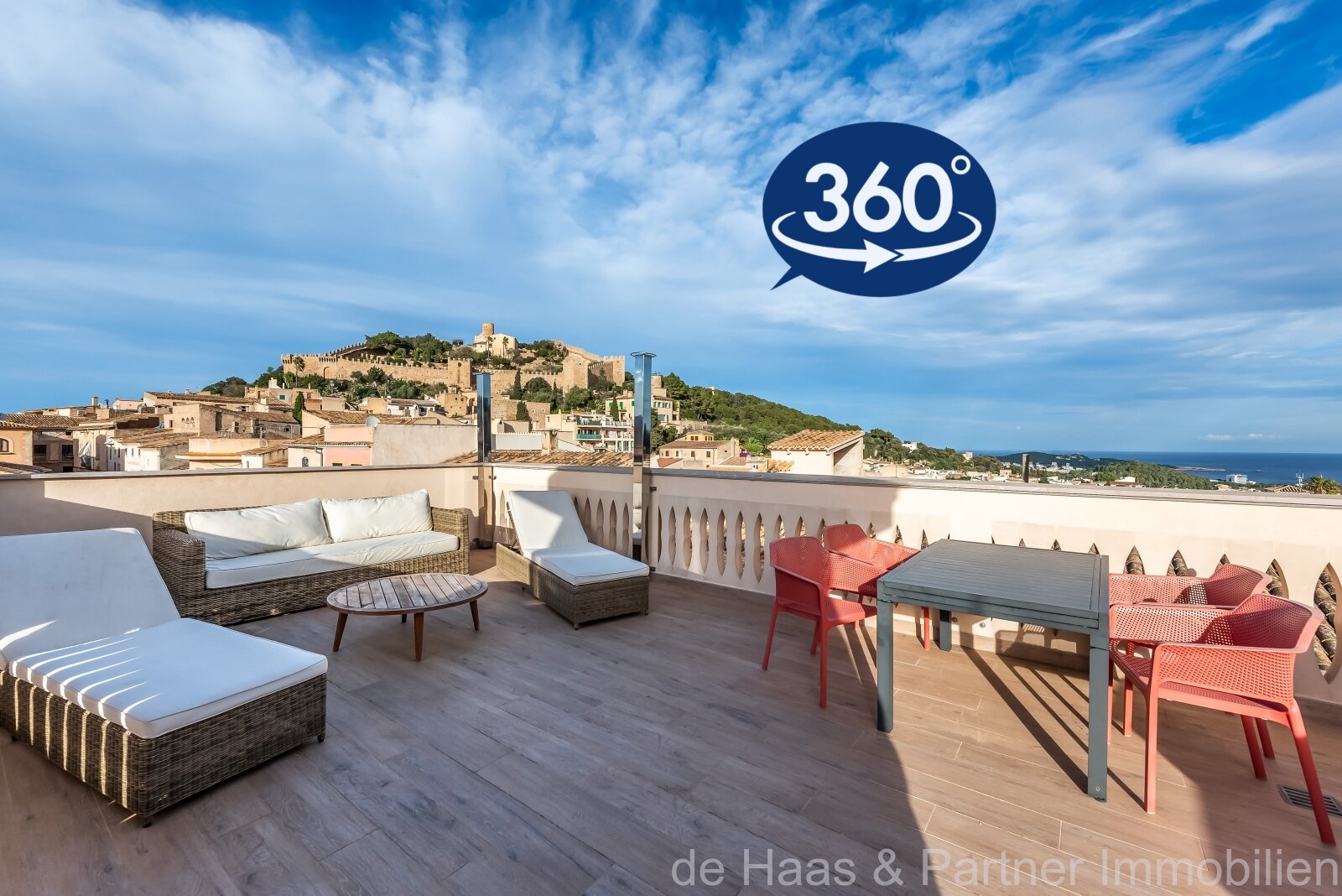 Designer townhouse in the heart of Capdepera with fantastic sea views