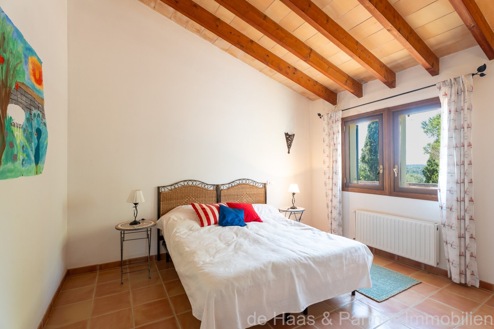 Large Mallorcan-style family finca with distant sea views, extensive gardens, lemon trees and a small casita 