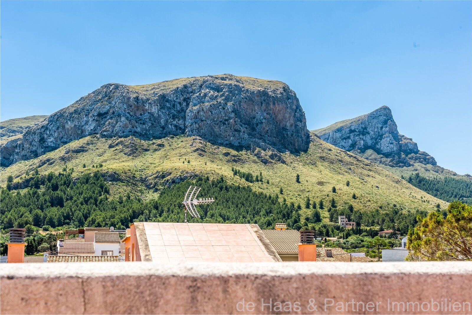 ground-floor flat with roof terrace and sea views in Colonia de Sant Pere