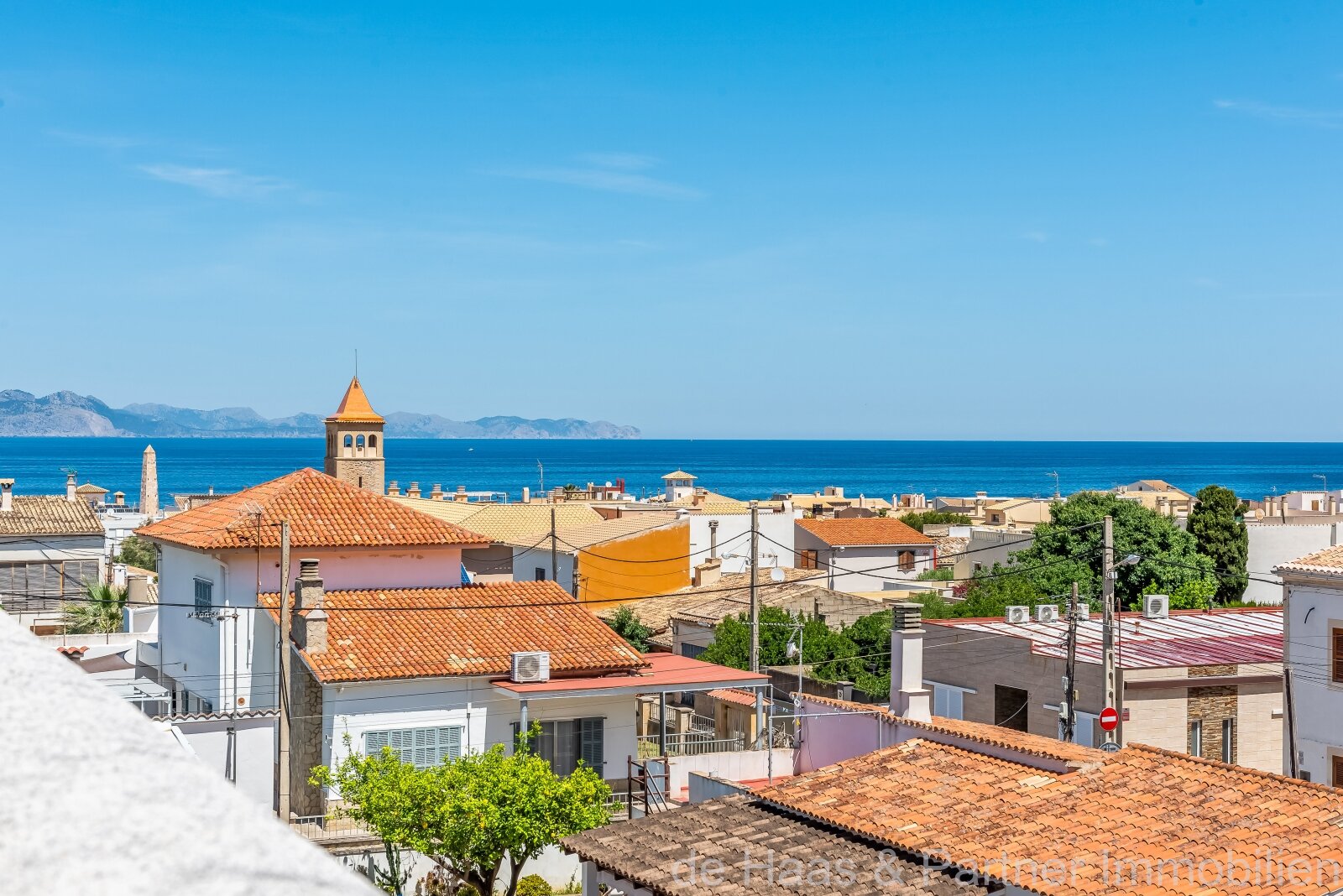 ground-floor flat with roof terrace and sea views in Colonia de Sant Pere