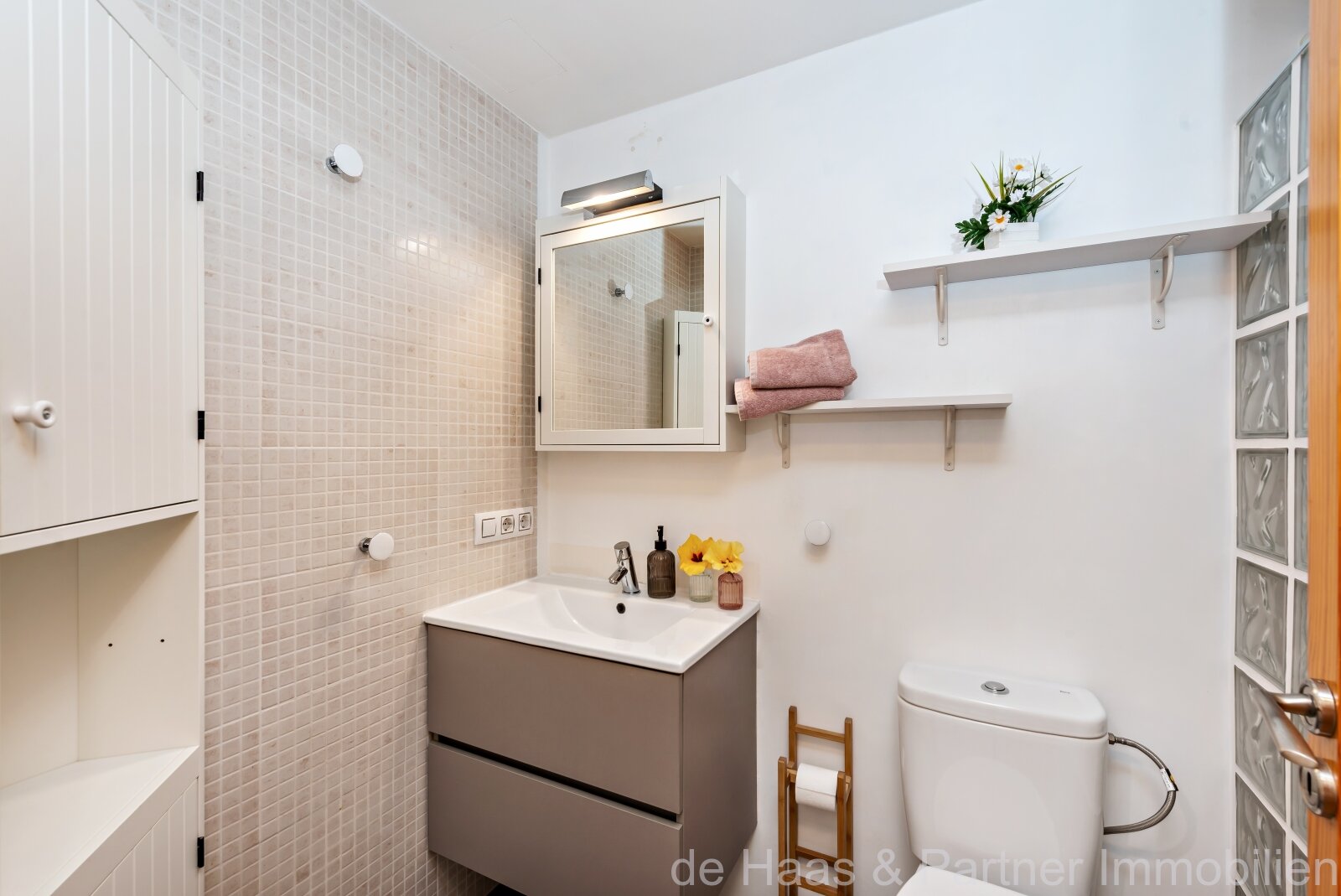 ground-floor flat with roof terrace and sea views in Colonia de Sant Pere