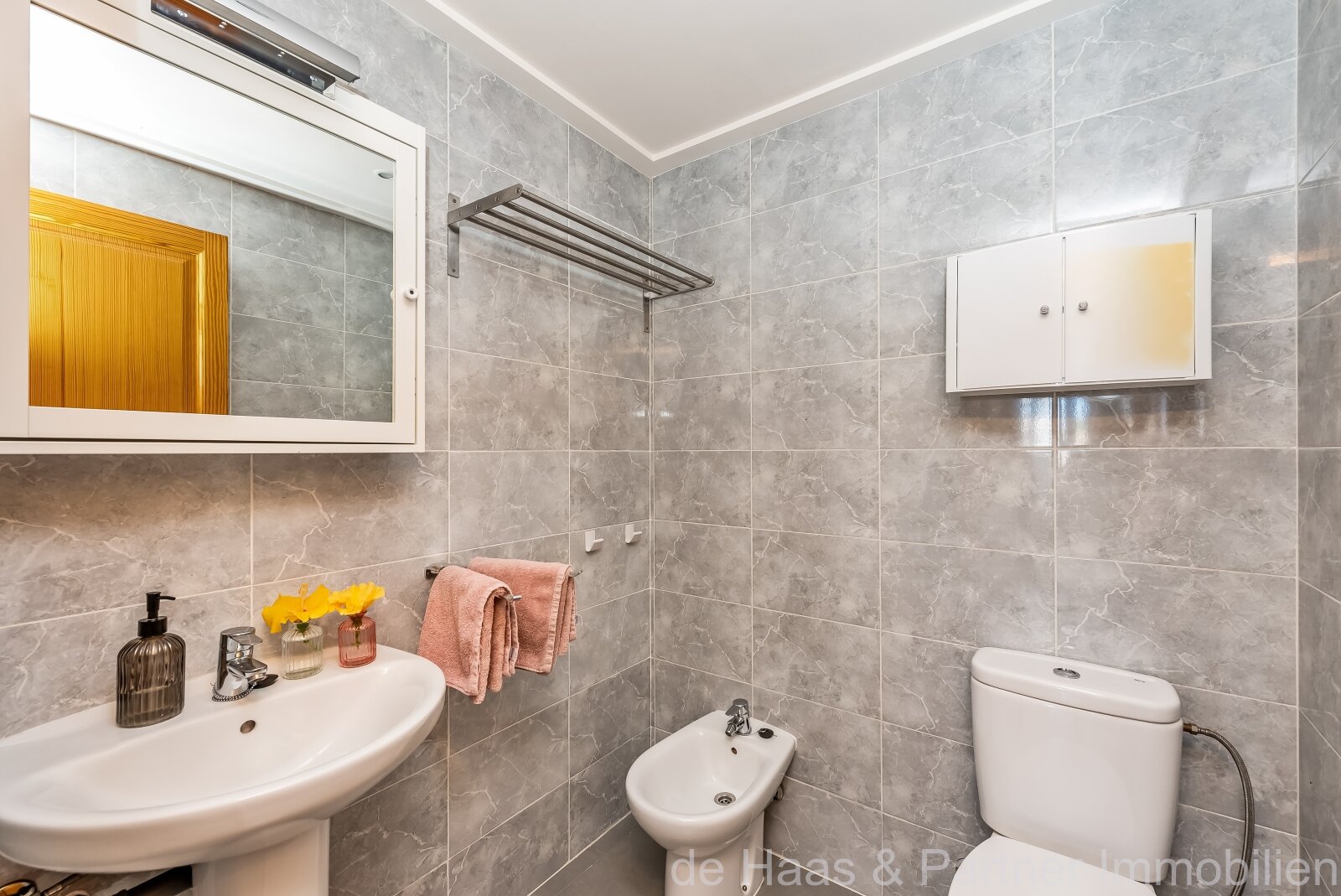 ground-floor flat with roof terrace and sea views in Colonia de Sant Pere