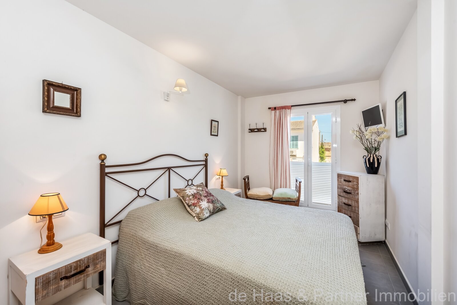 ground-floor flat with roof terrace and sea views in Colonia de Sant Pere
