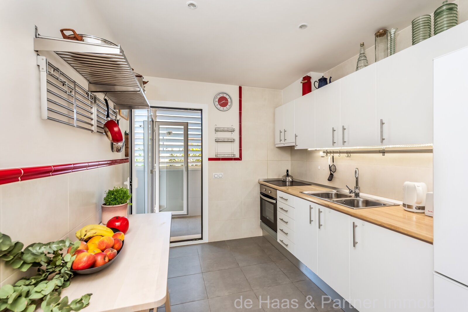 ground-floor flat with roof terrace and sea views in Colonia de Sant Pere