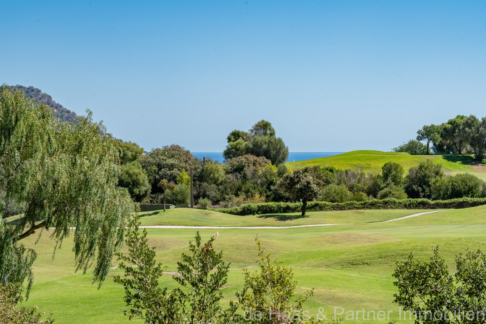 Stylish terraced house on the front line of the golf course at the Pula Golf Resort