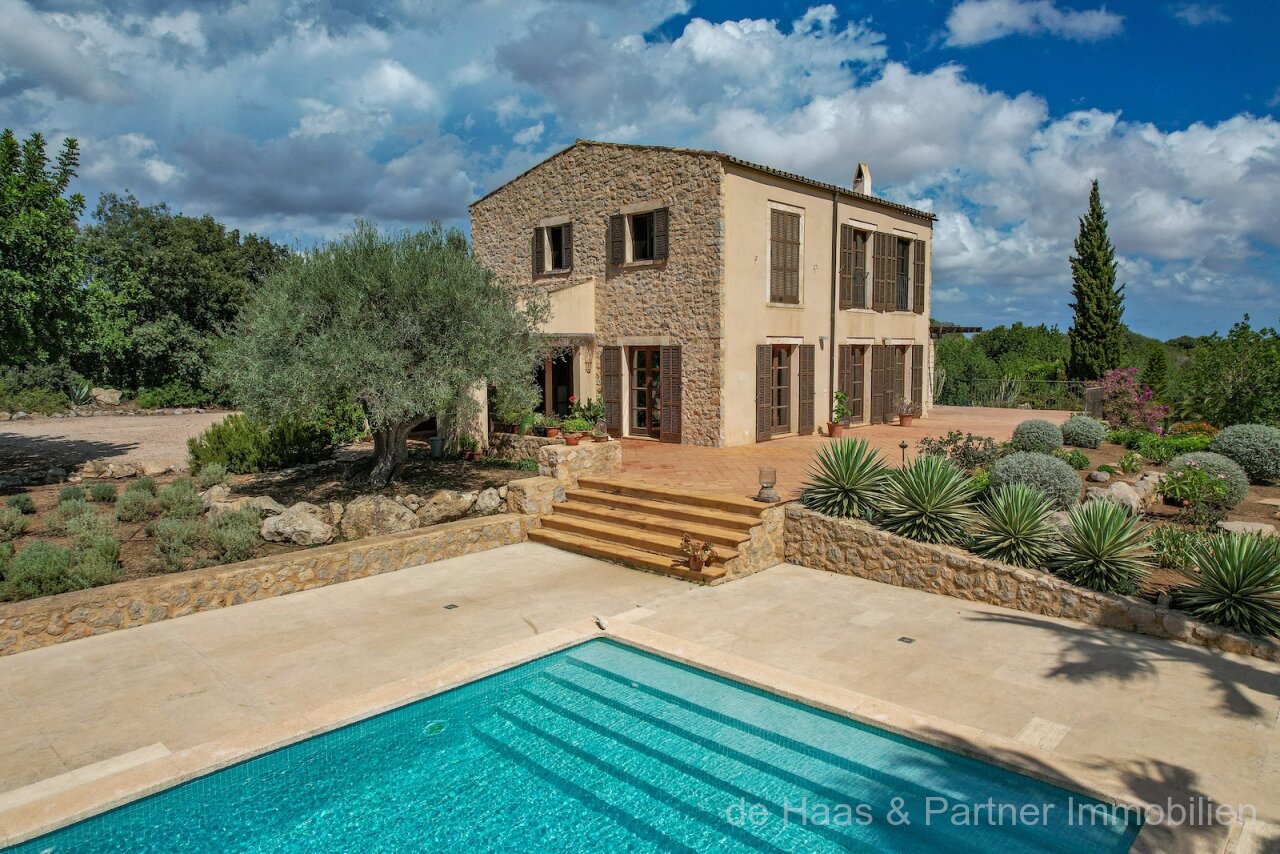 Sant Llorenç: Finca with fantastic views to the sea 