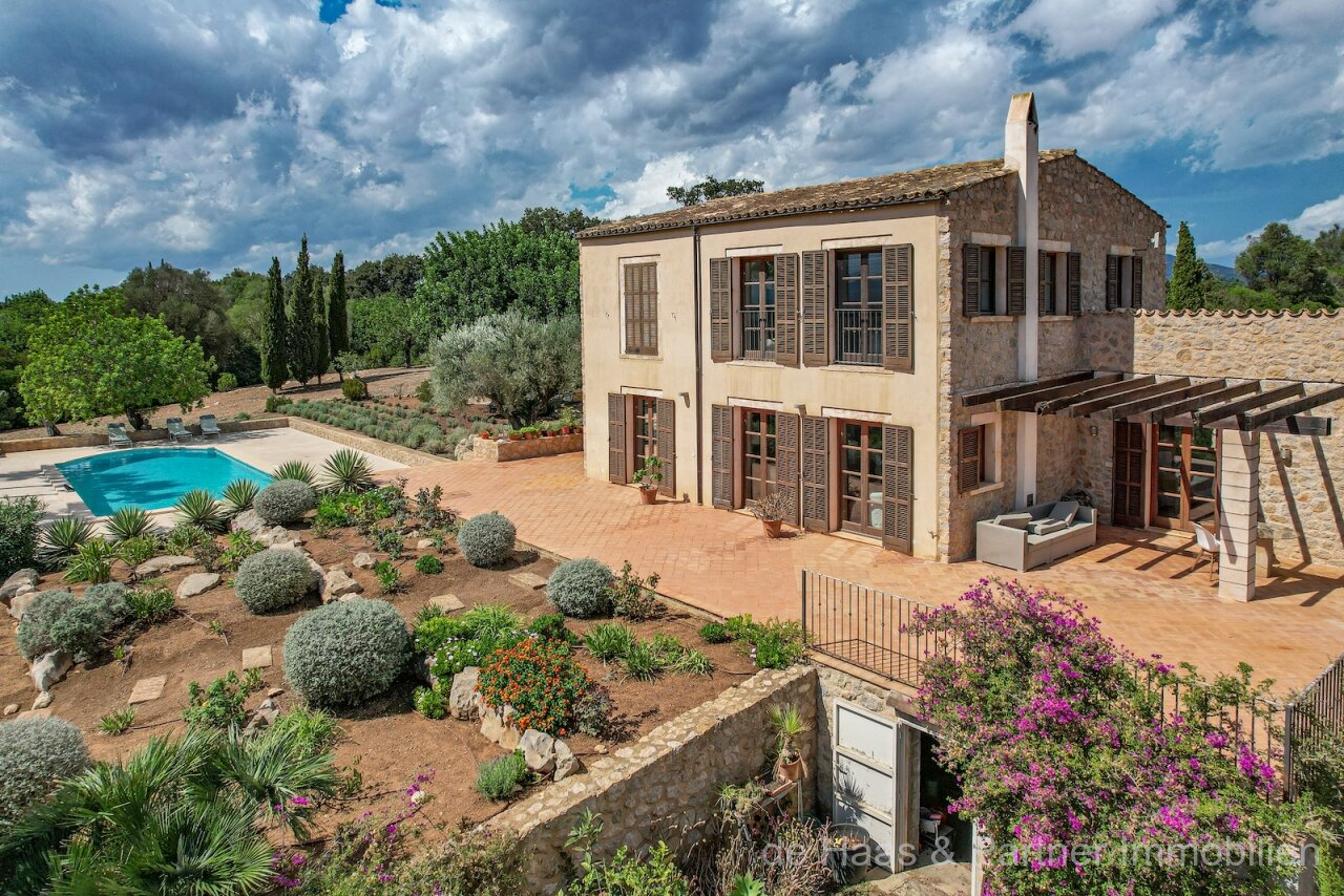 Finca with fantastic views to the sea