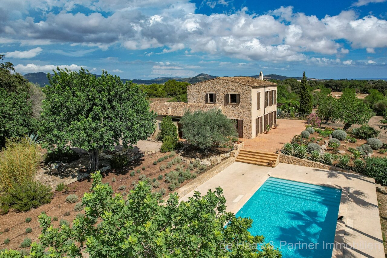 Finca with fantastic views to the sea