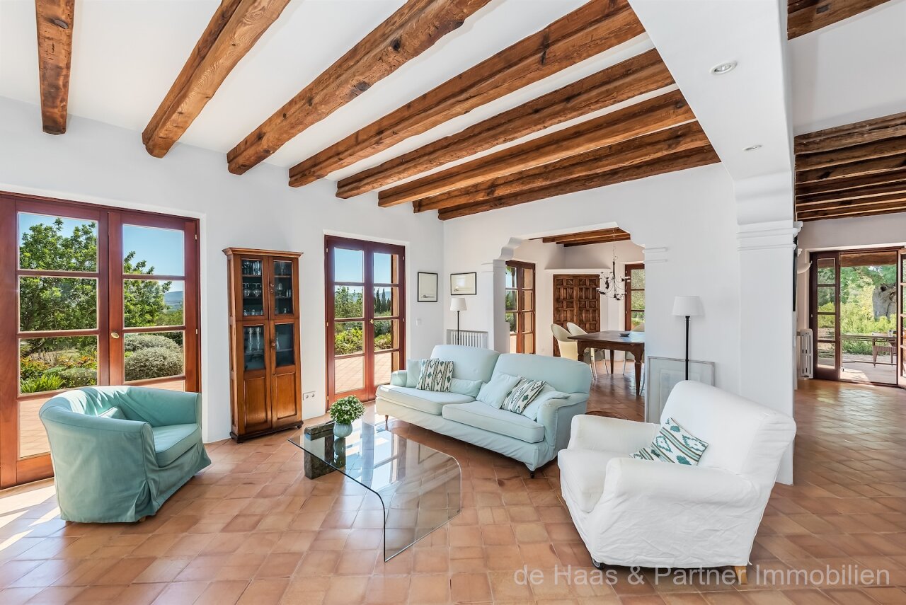 Finca with fantastic views to the sea