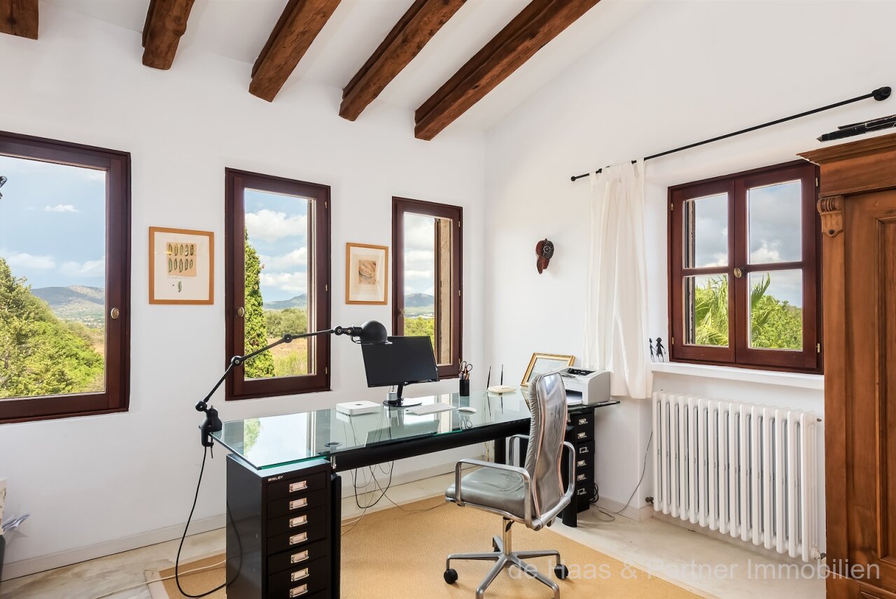 Finca with fantastic views to the sea