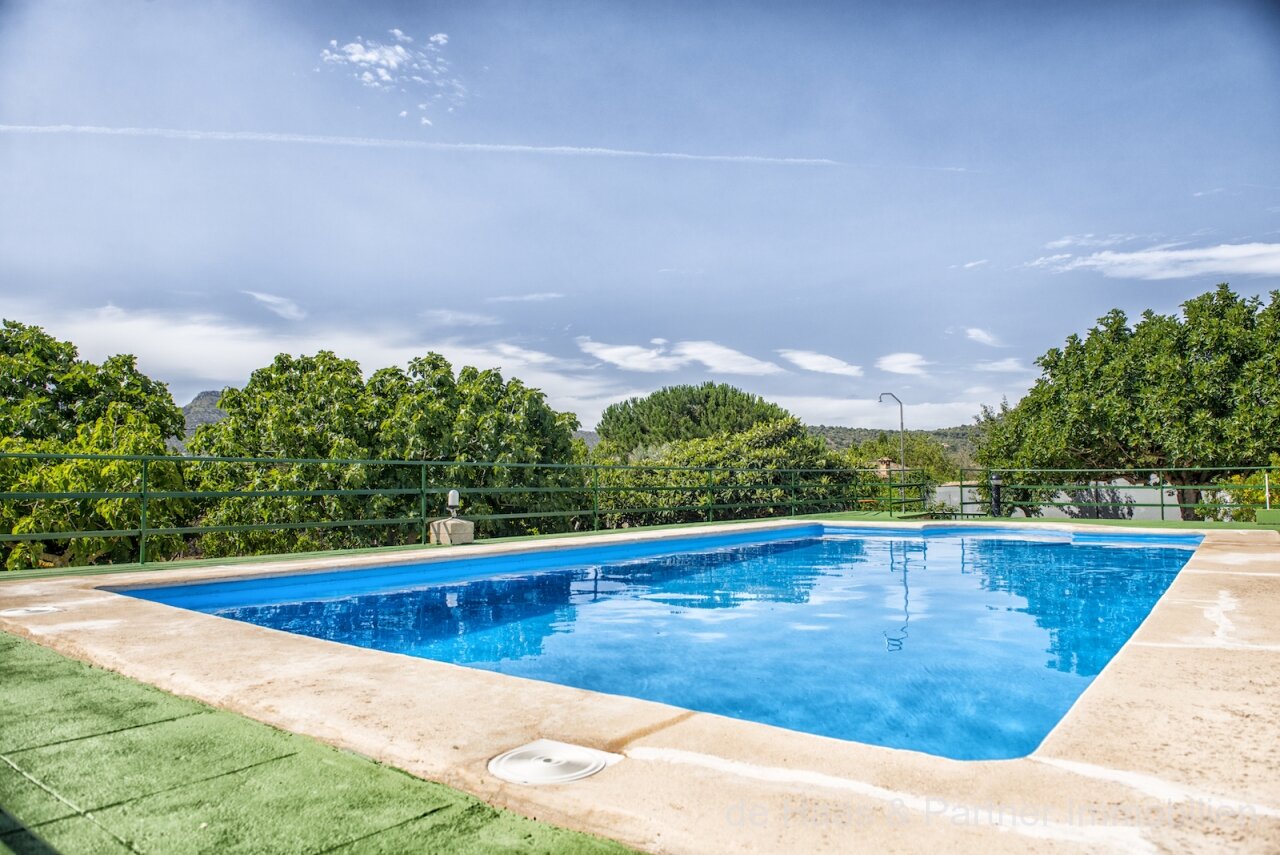 Charming finca in a beautiful location with pool