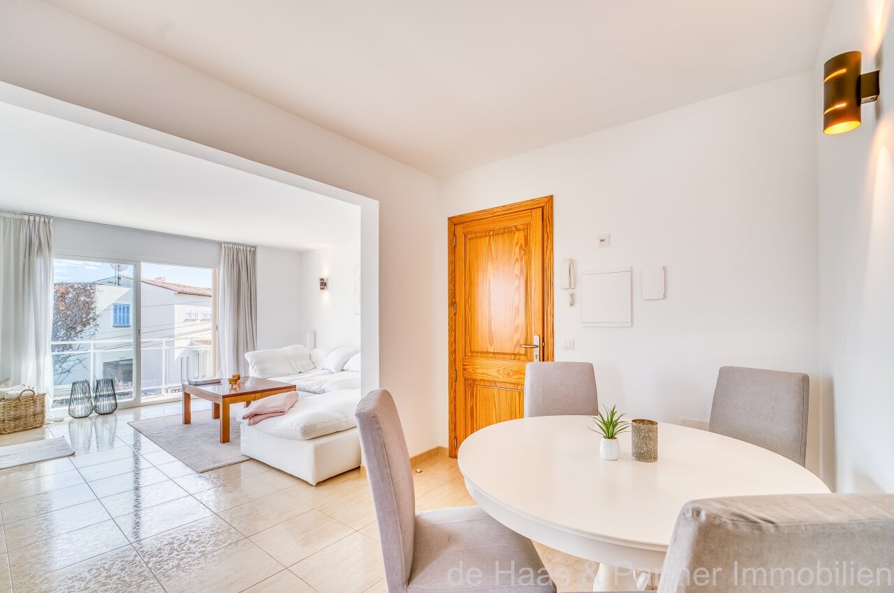 Renovated flat with small sea view and walking distance to the beach