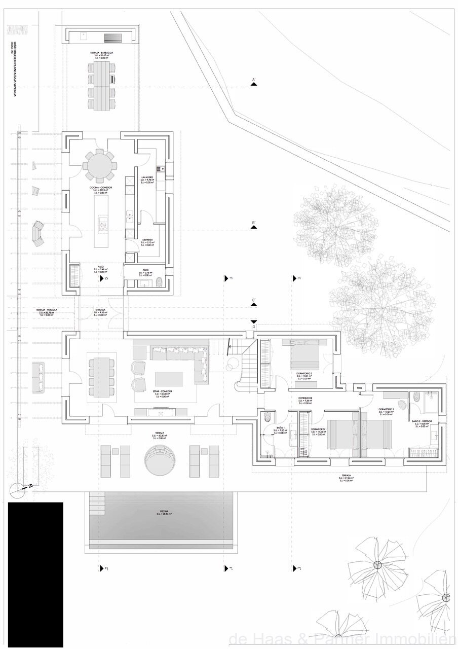 Exclusive new-build finca with far-reaching views and close to the town