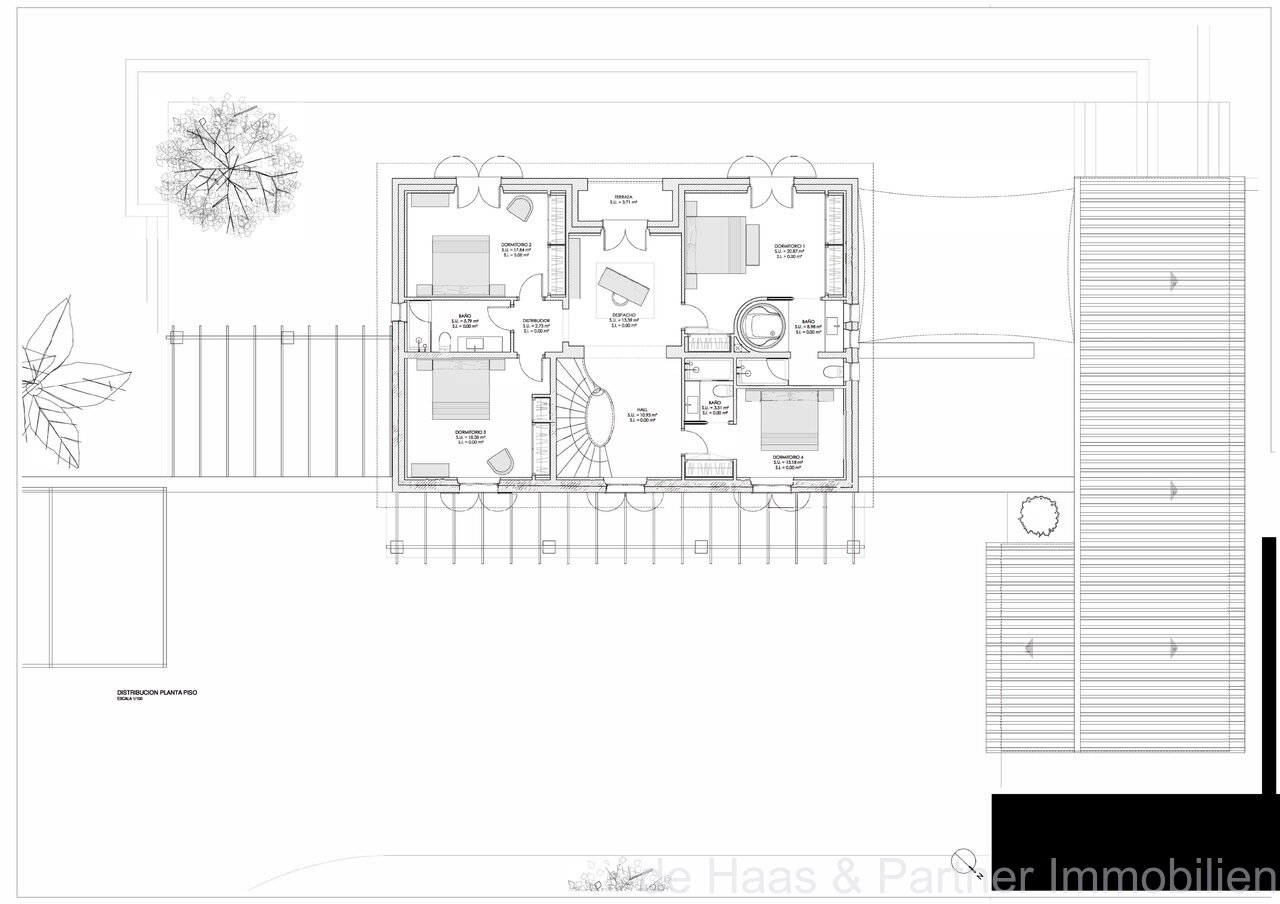Plot with approved building project, far-reaching views and close to the town